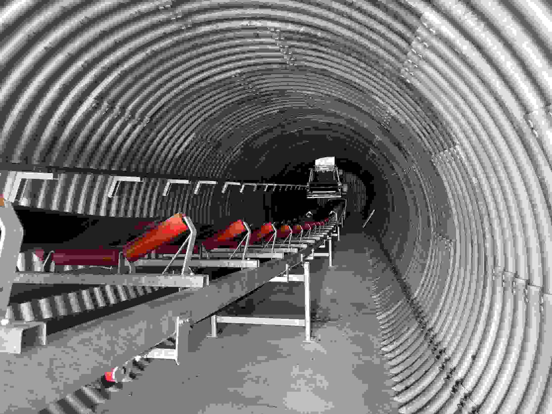 2e tube du Saint-Gothard Airolo/Stalvedro - Tunnel à bande transporteuse pour centrale à béton