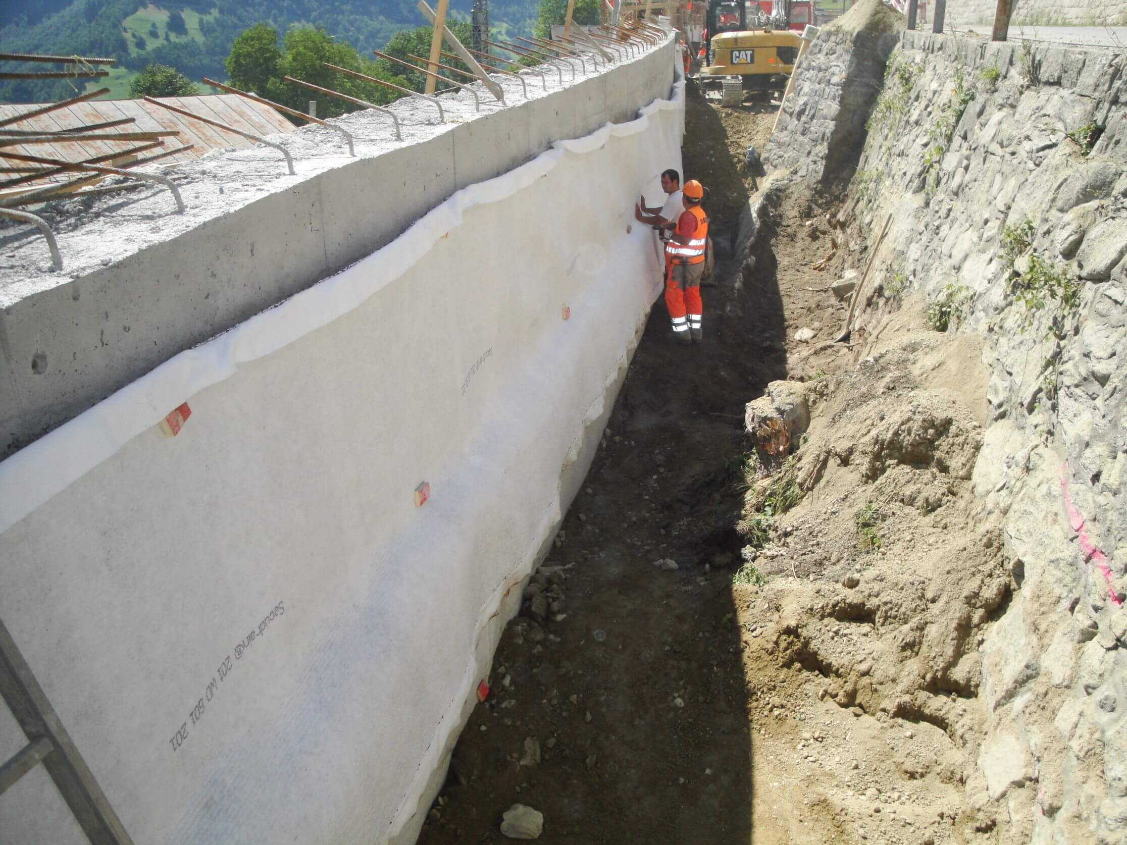 H19 Oberalpstrasse Rabius - Drainage du mur de soutènement H19 Oberalpstrasse Rabius - Drainage du mur de soutènement