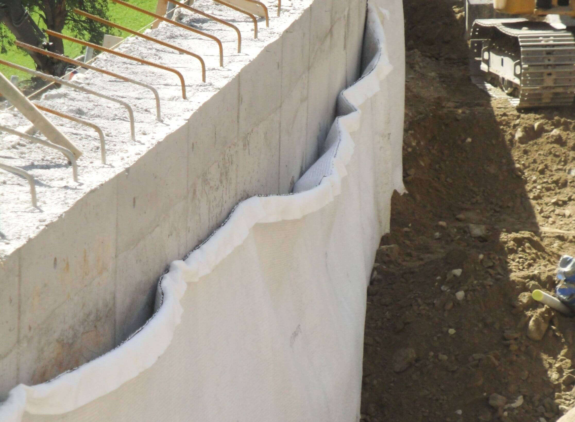 H19 Oberalpstrasse Rabius - Drainage du mur de soutènement H19 Oberalpstrasse Rabius - Drainage du mur de soutènement